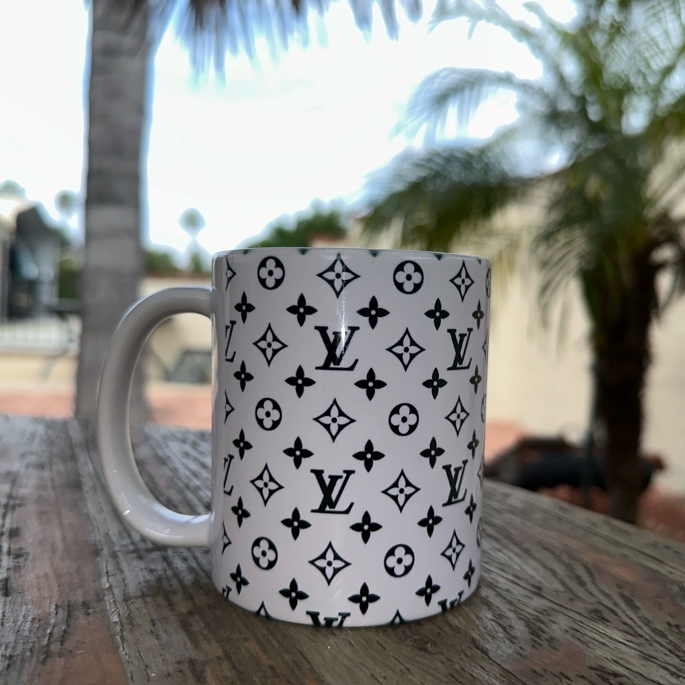 LUXURY COFFEE MUG 🖤